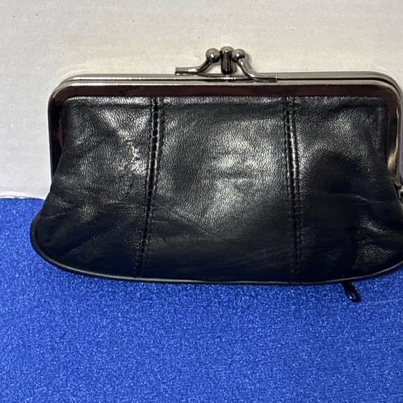 Large kisslock coin purse. - Picture 2 of 5